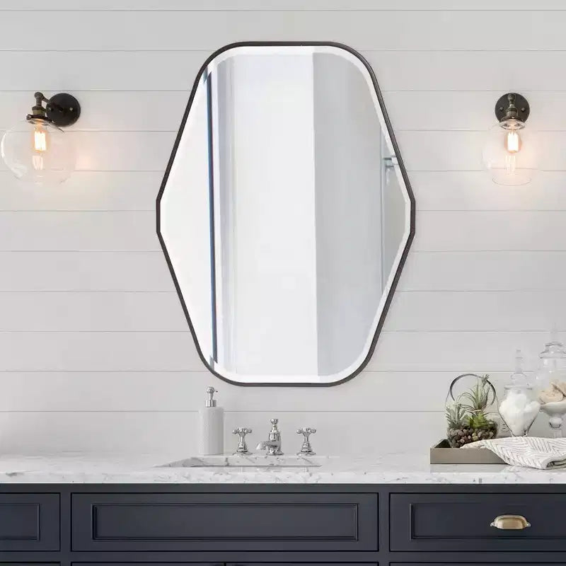 Miroir mural octogonal Howard Elliott 99 cm x 74 cm avec cadre en bois teinté espresso : Style moderne, aucun assemblage requis, montage mural