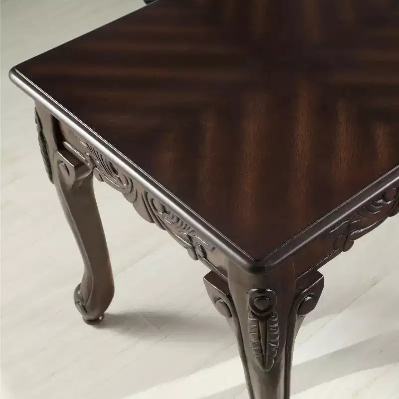 Table basse en bois Roundhill Furniture à détails ornementés traditionnels, finition cerisier foncé