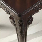 Table basse en bois Roundhill Furniture à détails ornementés traditionnels, finition cerisier foncé