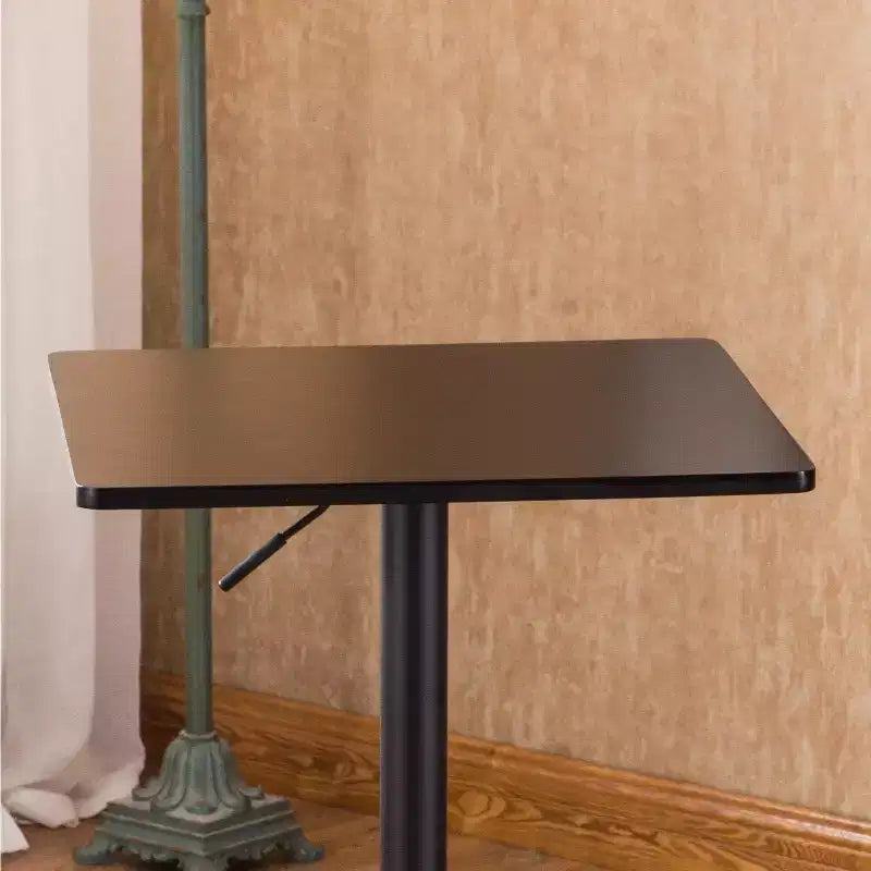 Table de bar Belham Black Square avec pied réglable en métal