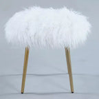 Pouf d'appoint en fausse fourrure Ravni de Roundhill Furniture avec pieds dorés