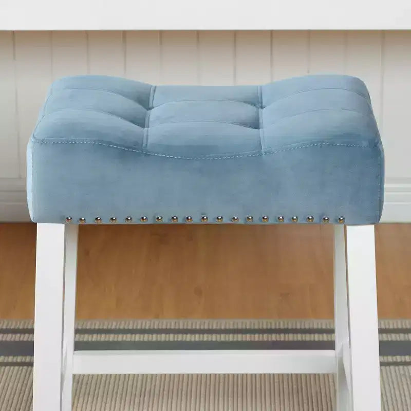 Tabourets de bar Roundhill Furniture Morovo, lot de 2, en velours, avec sièges rembourrés en forme de selle capitonnés, finition blanchie, bleus