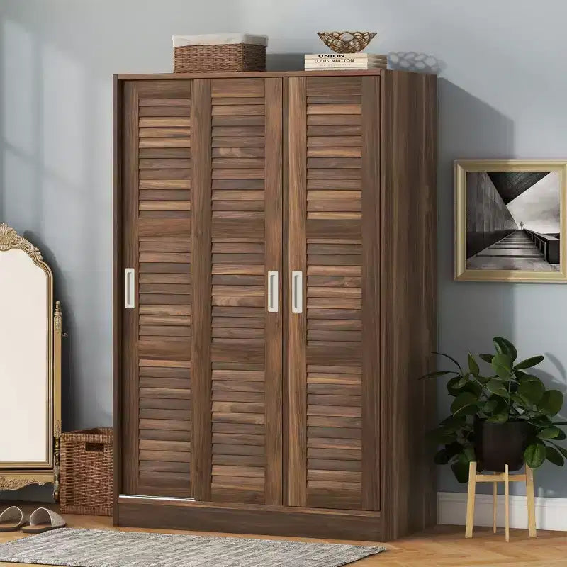 Armoire de chambre 3 portes Whisen Wood avec tringle de penderie et étagères de rangement