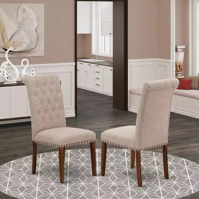 Chaises de salle à manger HomeStock Bremond Parson, capitonnées, avec clous décoratifs, tissu lin beige clair, lot de 2, acajou