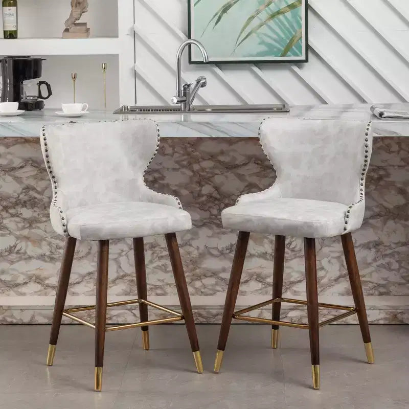 Tabouret de comptoir Roundhill Furniture Nevis de style moderne du milieu du siècle en similicuir touffeté avec garniture cloutée, blanc, ensemble de 2