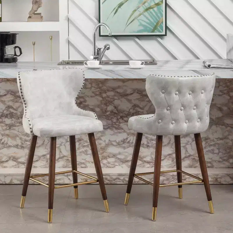 Tabouret de comptoir Roundhill Furniture Nevis de style moderne du milieu du siècle en similicuir touffeté avec garniture cloutée, blanc, ensemble de 2