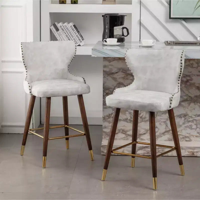 Tabouret de comptoir Roundhill Furniture Nevis de style moderne du milieu du siècle en similicuir touffeté avec garniture cloutée, blanc, ensemble de 2