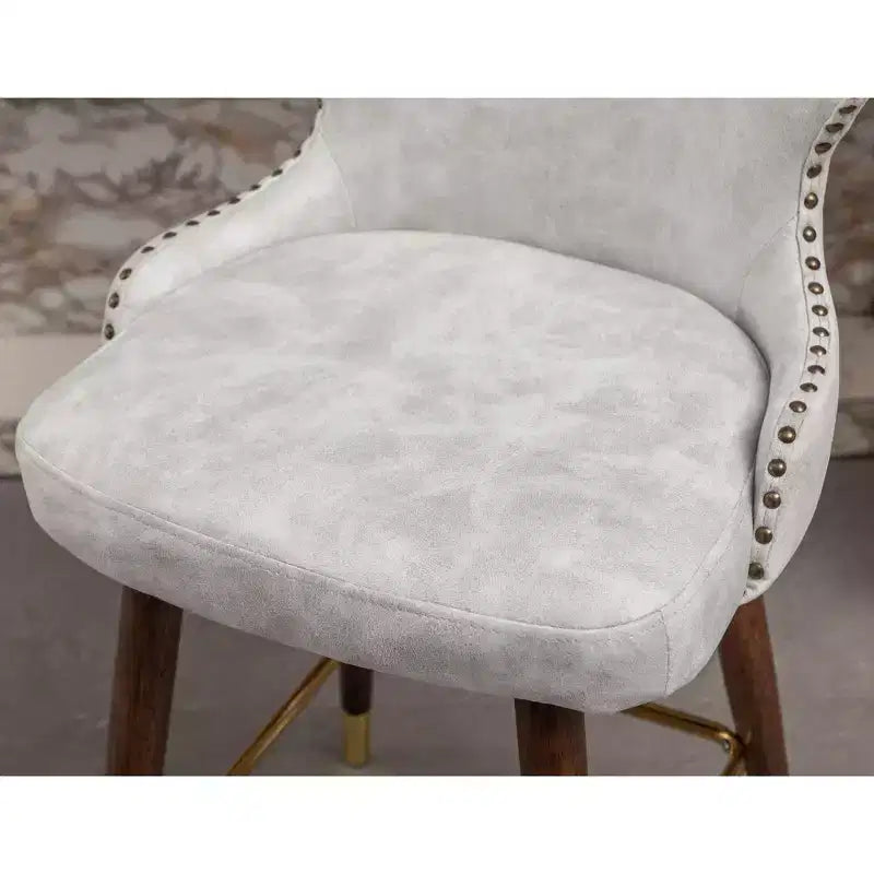 Tabouret de comptoir Roundhill Furniture Nevis de style moderne du milieu du siècle en similicuir touffeté avec garniture cloutée, blanc, ensemble de 2