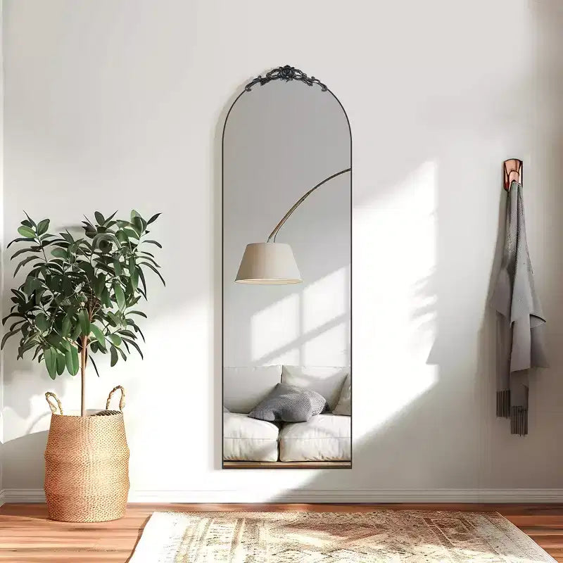 Miroir sur pied traditionnel à cadre en bois, style arche à angles droits