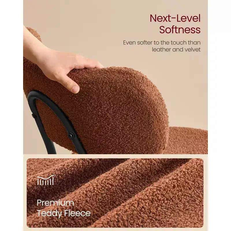 Lot de 2 Chaises de Salle à Manger Modernes Rembourrées avec Dossier Incurvé, Tissu Polaire Pelucheux et Cadre en Acier Robuste pour une Assise Confortable