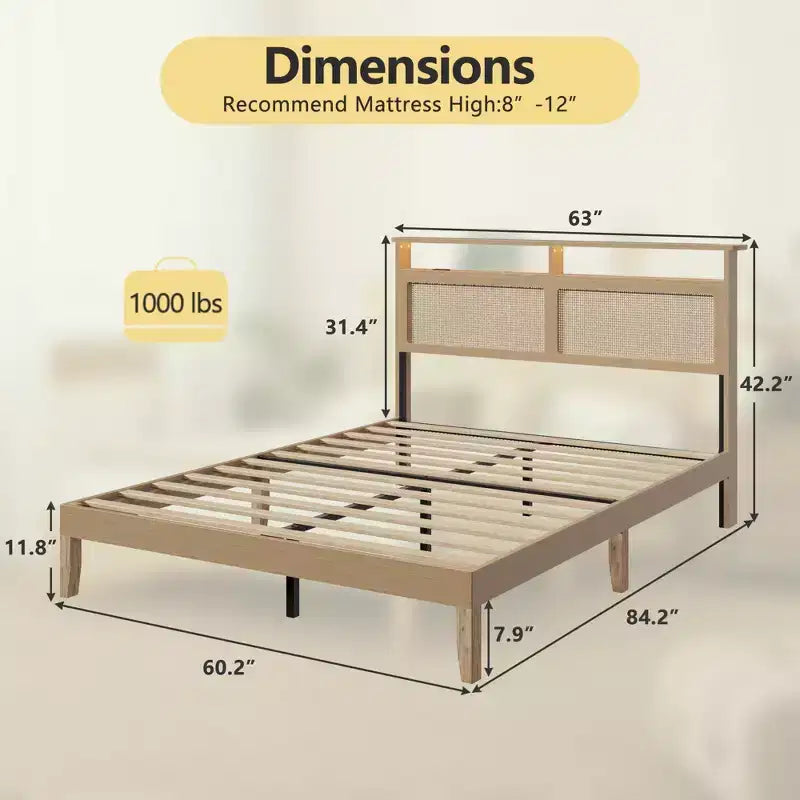 Cadre de lit Queen Boho en rotin Bois naturel avec lumières LED Station de charge Tête de lit avec rangement Lit plateforme Pas de sommier Lit moderne de chambre à coucher