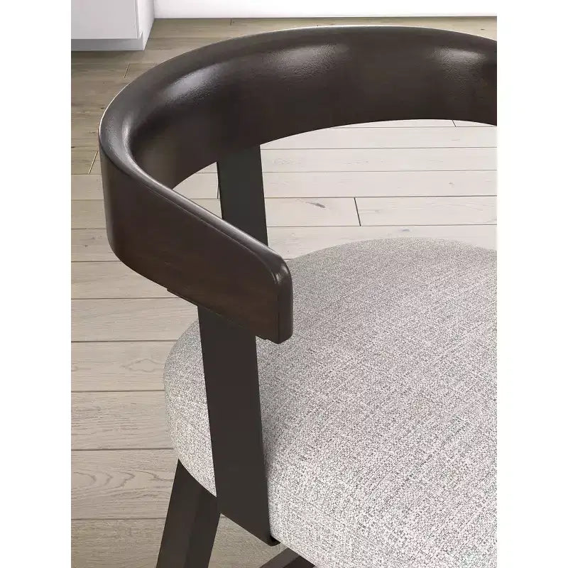 Signature Design by Ashley Haddigan Tabourets de bar pivotants rembourrés, hauteur comptoir, lot de 2, assise grise avec cadre marron foncé