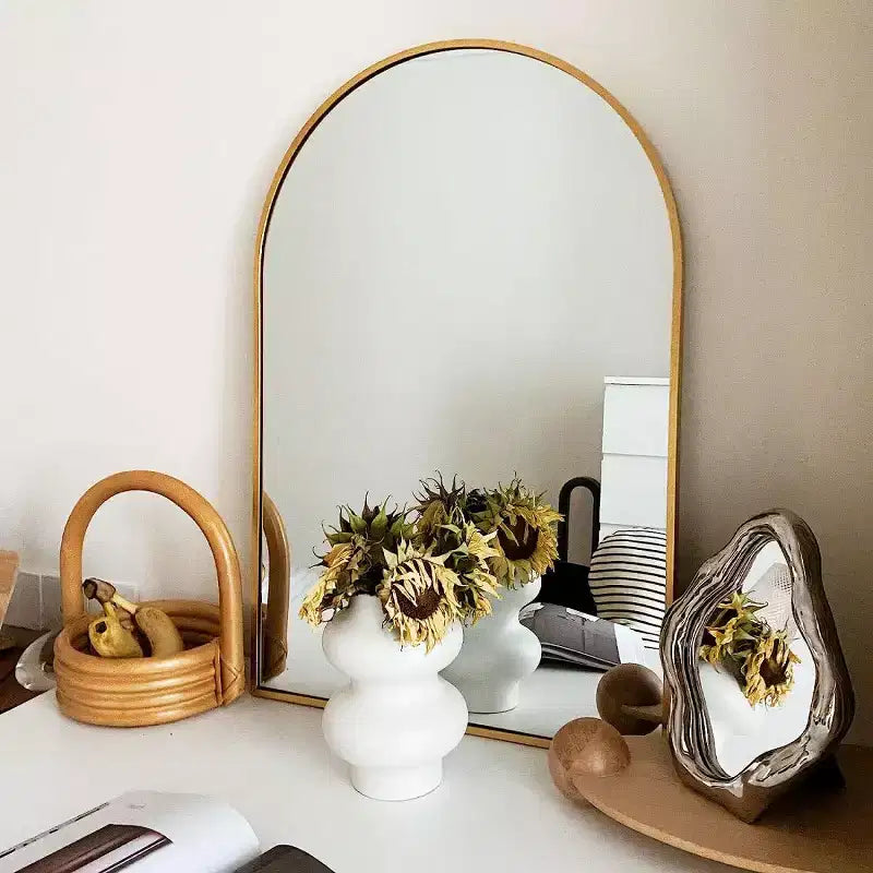 Miroir mural décoratif arqué 20 x 30, Miroir de courtoisie moderne à cadre métallique pour entrée, salon, chambre - Panipeachy
