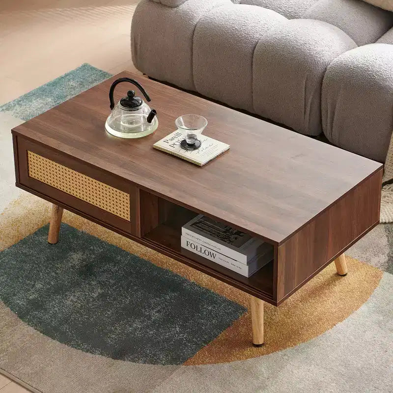 Table basse en rotin JVNOXK de 105 cm, porte coulissante pour le rangement, pieds en bois massif, table moderne pour salon, couleur noyer