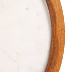 Table d'appoint semi-fermée Storied Home en marbre rond et bois de manguier avec finition naturelle