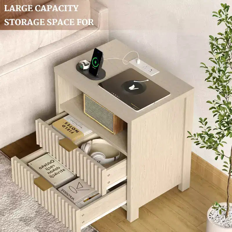 Table de chevet cannelée avec station de recharge, table de chevet moderne de 50 cm avec 2 tiroirs coulissants en bois, étagère ouverte, ports USB, prises de courant, table d'appoint de chambre, blanc