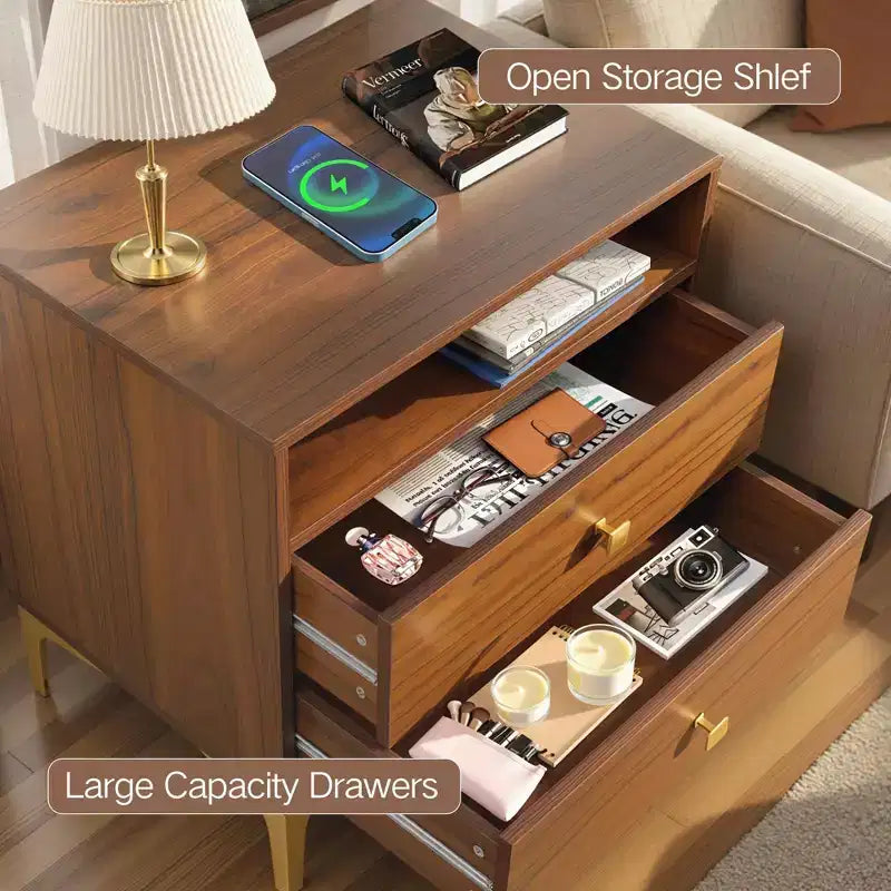 TYBOATLE Table de chevet en rotin avec station de recharge sans fil, Table d'appoint moderne du milieu du siècle avec 2 tiroirs tressés bohème, Table de chevet en bois pour chambre à coucher
