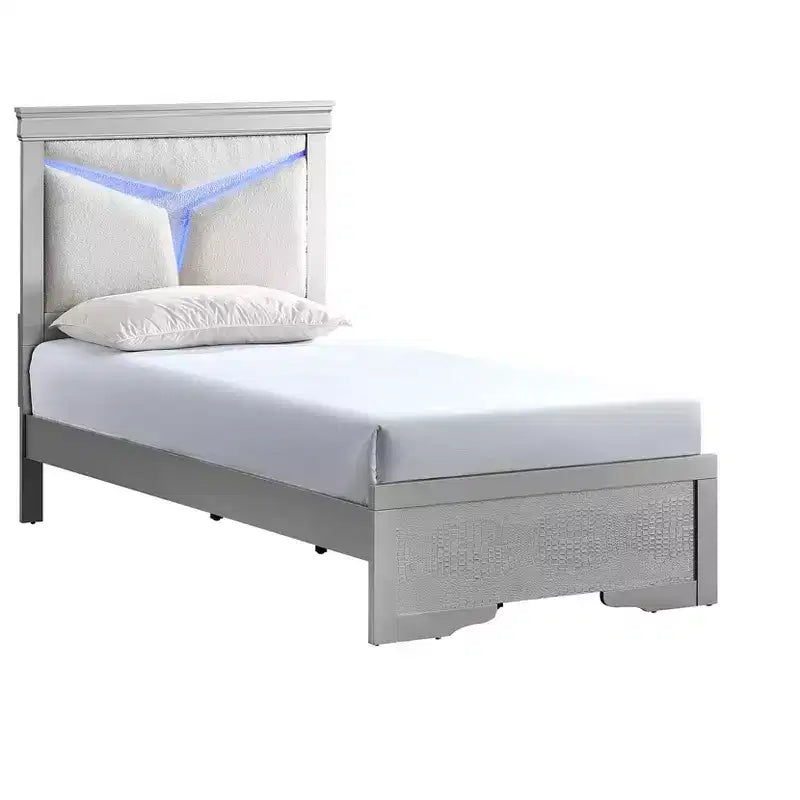 Lit Lorana de Passion Furniture avec cadre en bois argent champagne et tête de lit à panneau double avec éclairage DEL