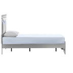 Lit Lorana de Passion Furniture avec cadre en bois argent champagne et tête de lit à panneau double avec éclairage DEL