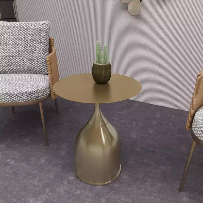 Chaise de salle à manger moderne LeisureMod Kora en similicuir – Assise rembourrée avec pieds en acier épurés