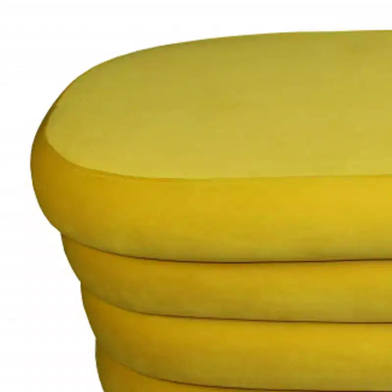 HomeRoots 44 Poufs ovales capitonnés en velours jaune