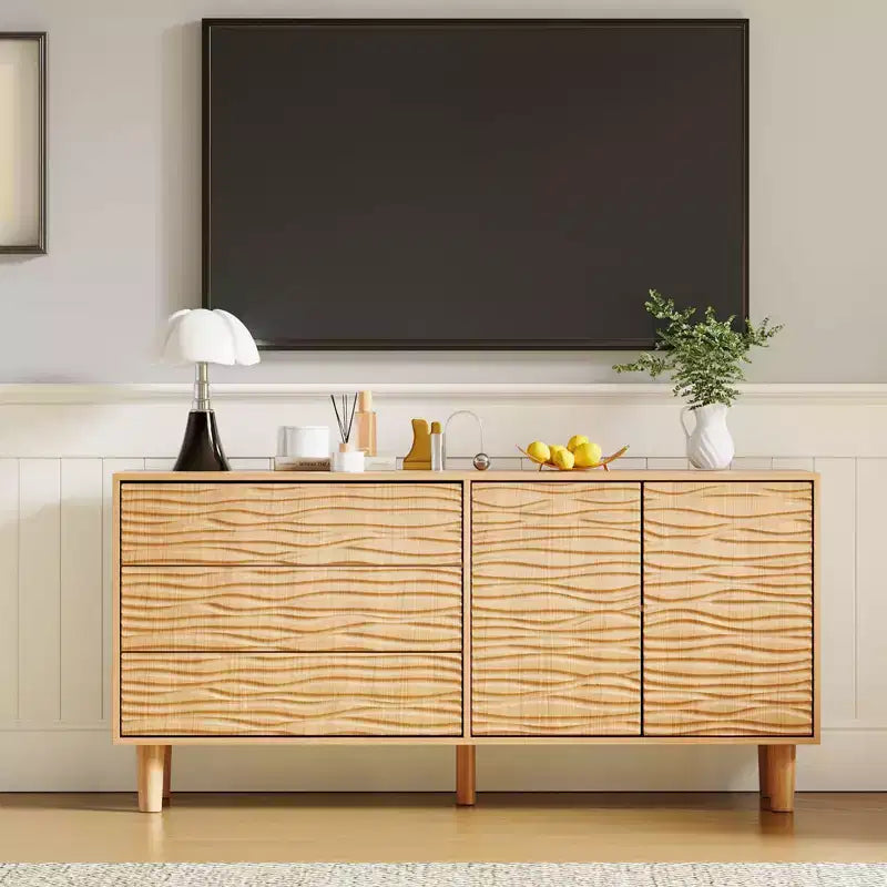 Bahut de 61 po style Mid-Century avec rainures ondulées – 3 tiroirs et étagère réglable pour cuisine, salle à manger, salon – Marron Teck
