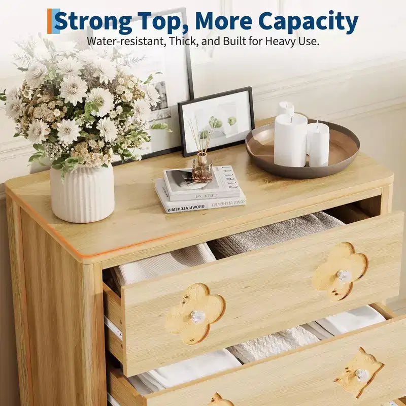 Commode haute à 5 tiroirs cannelés, Grande armoire de rangement de chambre avec tiroirs décoratifs en rotin Bohème, Organisateur de vêtements pour chambre à coucher, chambre de bébé et salon