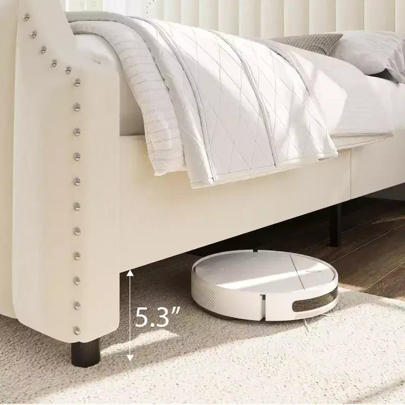 Cadre de lit Queen Size en Velours avec Tête de Lit et Pied de Lit de 127,5 cm de Haut. Lit Plateforme Rembourré avec Garniture à Clous, Lattes en Bois, Aucun Sommier Tapissier Requis