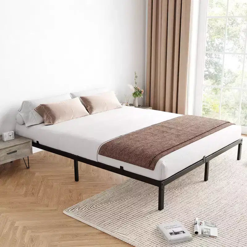 Cadre de lit sans sommier tapissier, plateforme de lit en métal robuste et surbaissée avec lattes métalliques solides pour le soutien du matelas, montage facile