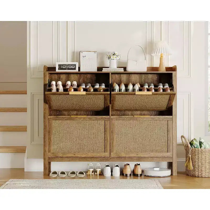 Meuble à chaussures en rotin de style rustique, étagère à chaussures de 119 cm avec 4 tiroirs basculants, meuble à chaussures étroit autoportant avec poignées et étagères dorées dissimulées