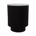 Table d'appoint avec base cannelée noire et plateau en marbre blanc – Pièce d'accent moderne pour petits espaces et décoration intérieure