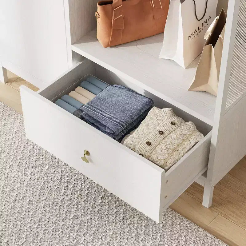 Meuble de rangement autoportant avec étagères et tringle à vêtements, portemanteau moderne en métal avec côtés en maille et tiroir