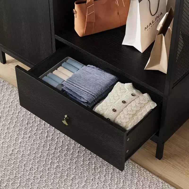 Meuble de rangement autoportant avec étagères et tringle à vêtements, portemanteau moderne en métal avec côtés en maille et tiroir