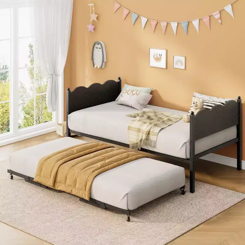 Lit de repos avec lit gigogne, lit de repos simple avec support à lattes métalliques et roulettes verrouillables, tête de lit ondulée avec grain de bois, canapé-lit peu encombrant