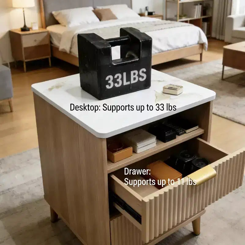 Table de chevet moderne avec station de charge | Petite table de chevet de 45 cm avec plateau effet marbre et 2 tiroirs | Table de chevet de chambre ou salon finition chêne