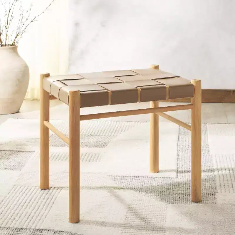 Pouf Devnie en cuir tressé - SFV1601 - Safavieh Couture
