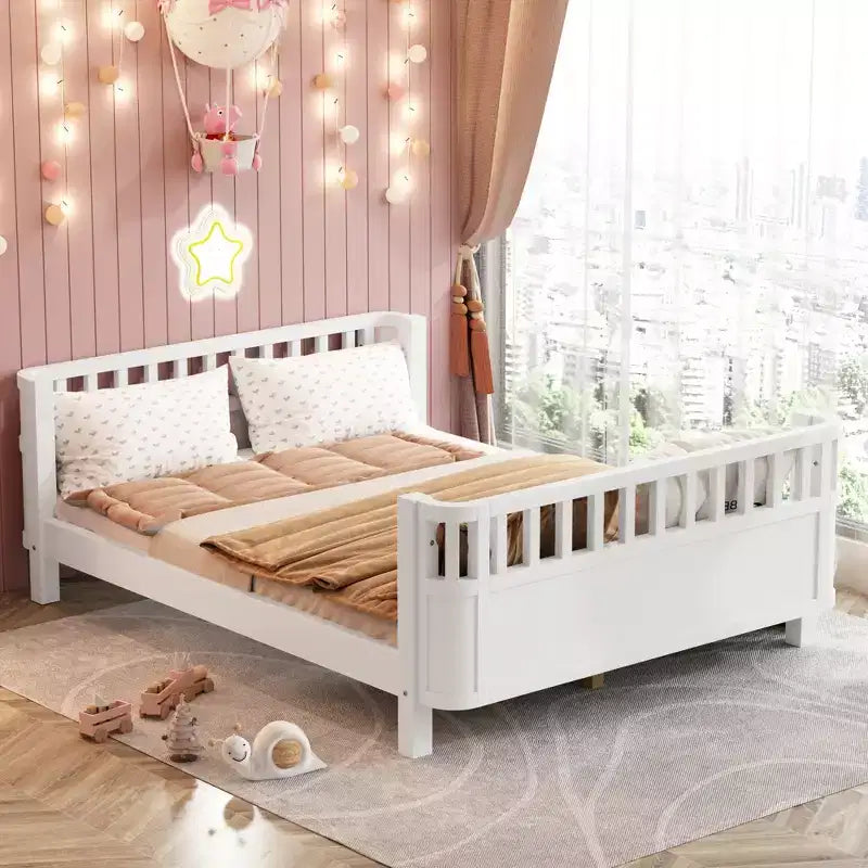 Lit de plate-forme en bois de pin moderne Betsy GDFStudio pour enfants avec main courante détachable