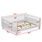 Lit de plate-forme en bois de pin moderne Betsy GDFStudio pour enfants avec main courante détachable