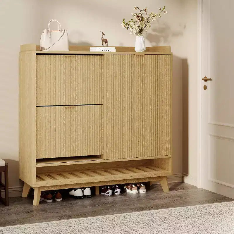 Acekool Meuble à chaussures étroit en bois cannelé avec porte coulissante et 2 tiroirs abattants, meuble de rangement fin pour entrée et placard