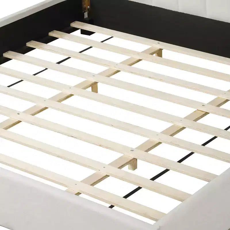 Cadre de lit plateforme capitonné King Size avec tête de lit rembourrée épaisse et douce, Beige - ModernLuxe