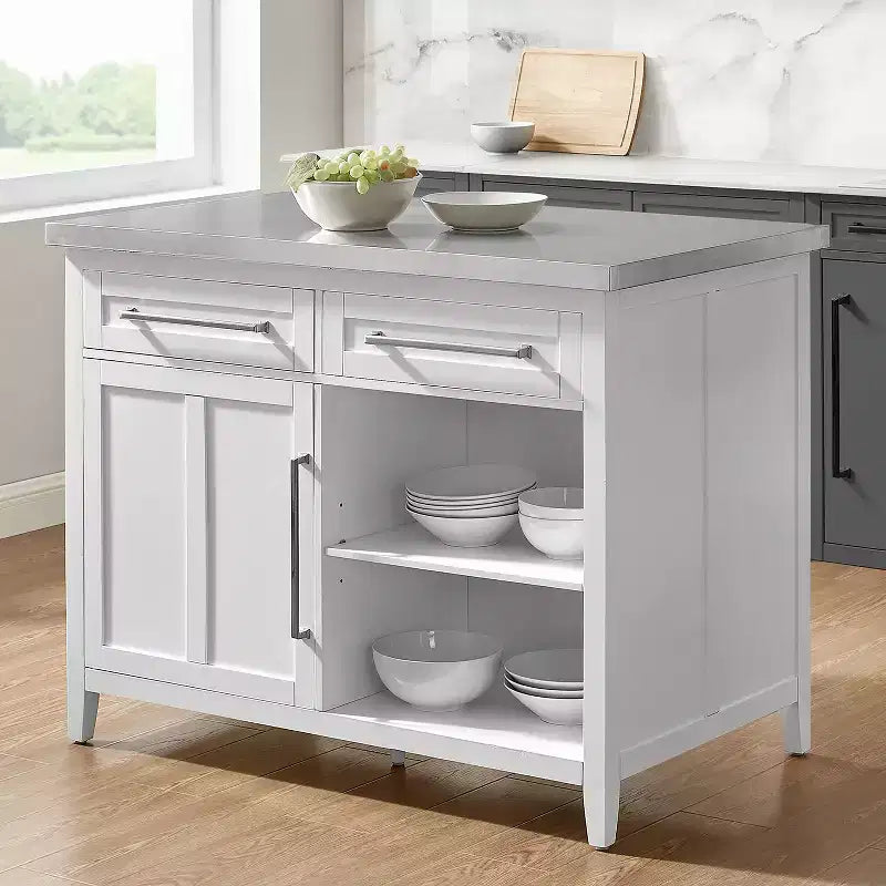 HomeStock avec îlot de cuisine avec porte et étagères