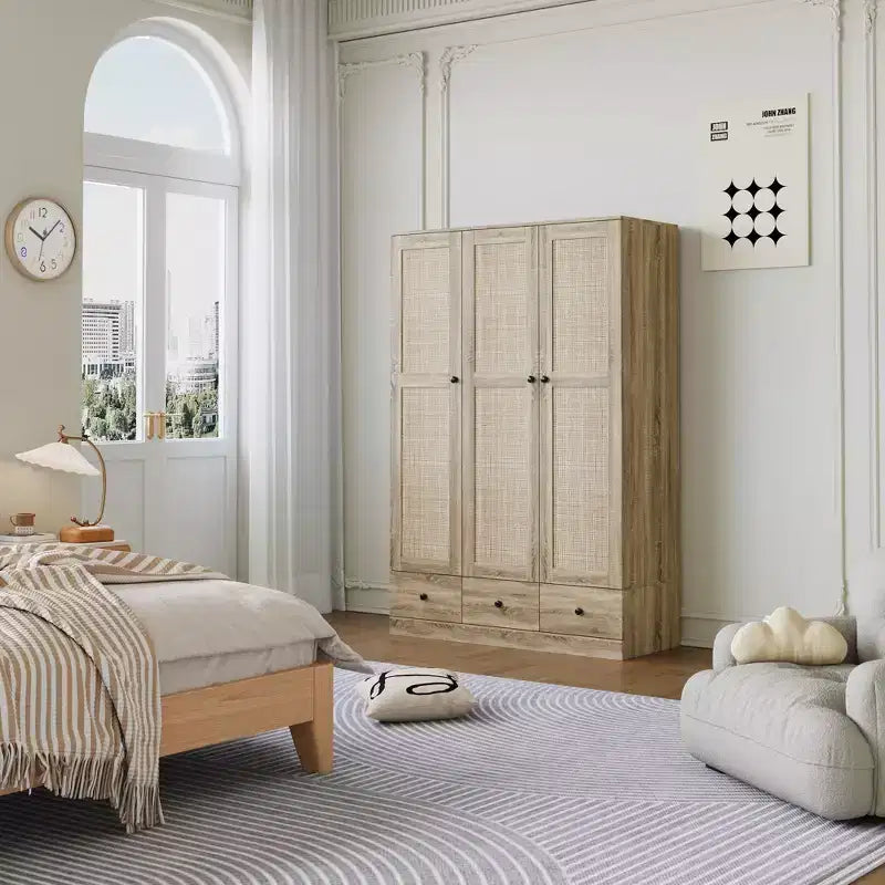 Armoire en rotin Famapy à 3 tiroirs, placard à 3 portes en rotin respirant, armoire de rangement haute de style ferme pour chambre à coucher