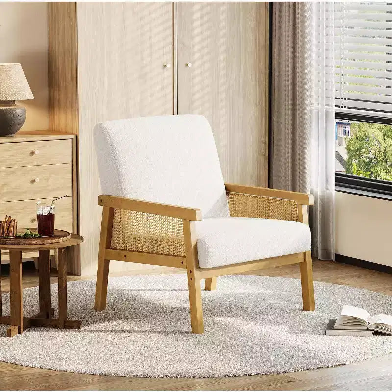 Fauteuil d'appoint moderne bohème en tissu de laine d'agneau avec accoudoirs en rotin, robuste et confortable, fauteuil de salon rembourré à dossier haut pour le salon