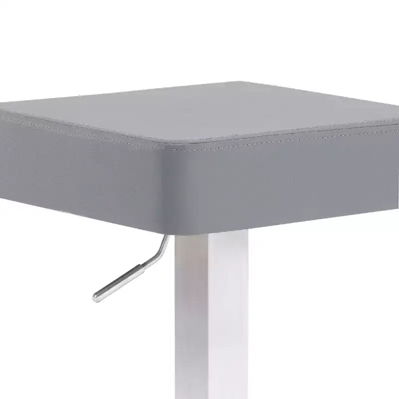 Tabouret de bar pivotant Kaylee en similicuir et métal : Acier inoxydable brossé, repose-pieds - Armen Living