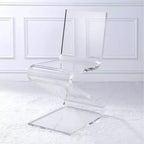 Chaise Z en acrylique transparent Peek – Picket House Furnishings : chaise moderne en Plexiglas sans accoudoirs, sans coussin