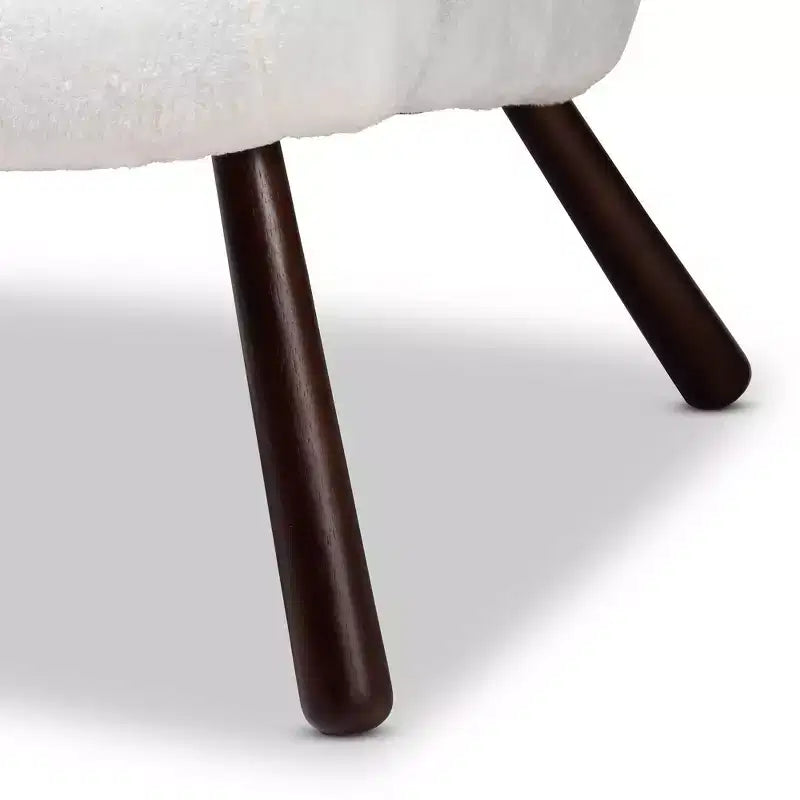 Fauteuil d'appoint Eisa en similicuir retourné rembourré et bois Blanc/Noyer - Baxton Studio