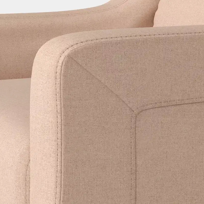 Fauteuil pivotant accentué déhoussable à accoudoirs inclinés, tissu haute performance Blush - Threshold™ conçu avec Studio McGee ; assemblage requis