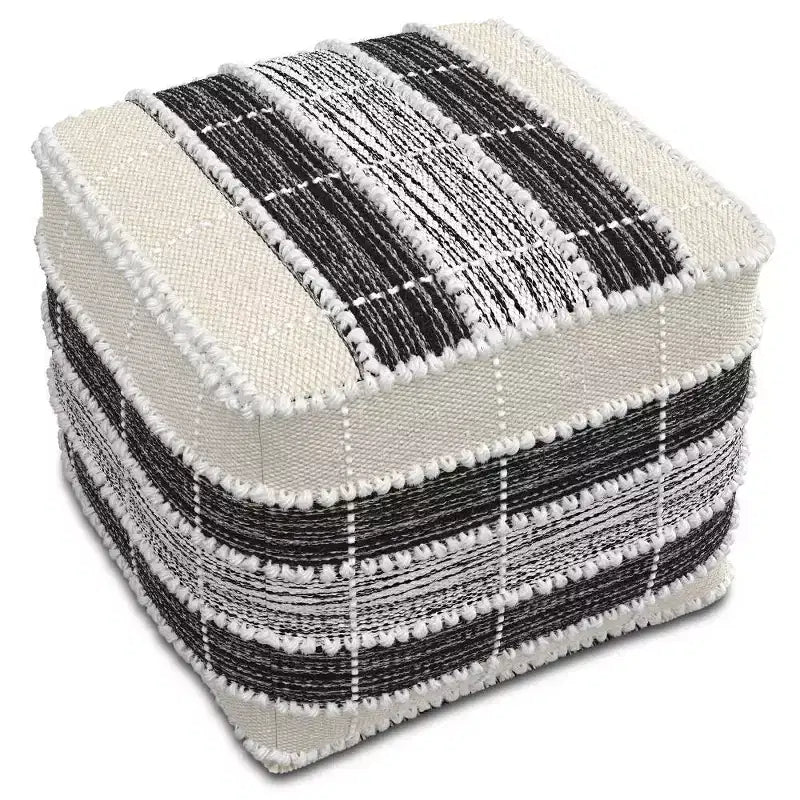 Pouf carré Highland Blanc/Beige/Noir - WyndenHall : Intérieur/Extérieur, Résistant aux UV, Capacité 113 kg