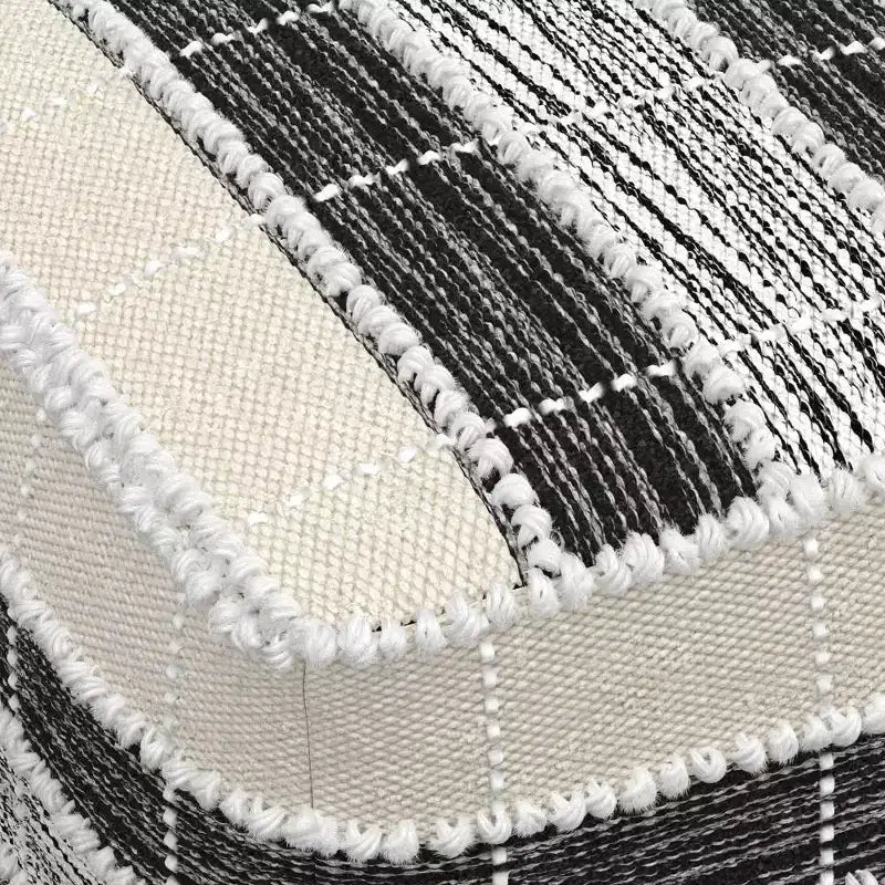 Pouf carré Highland Blanc/Beige/Noir - WyndenHall : Intérieur/Extérieur, Résistant aux UV, Capacité 113 kg