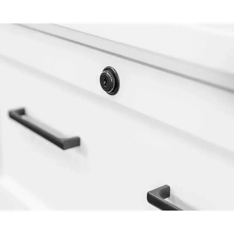 Classeur latéral moderne en bois blanc - Collection Abby - Martin Furniture : Portes Shaker, panneaux à lattes, blocs multiprises intégrés